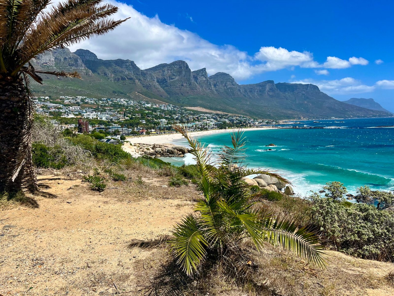 vue de camps bay a cape town Plage de Camps Bay et Twelve Apostles à Cape Town